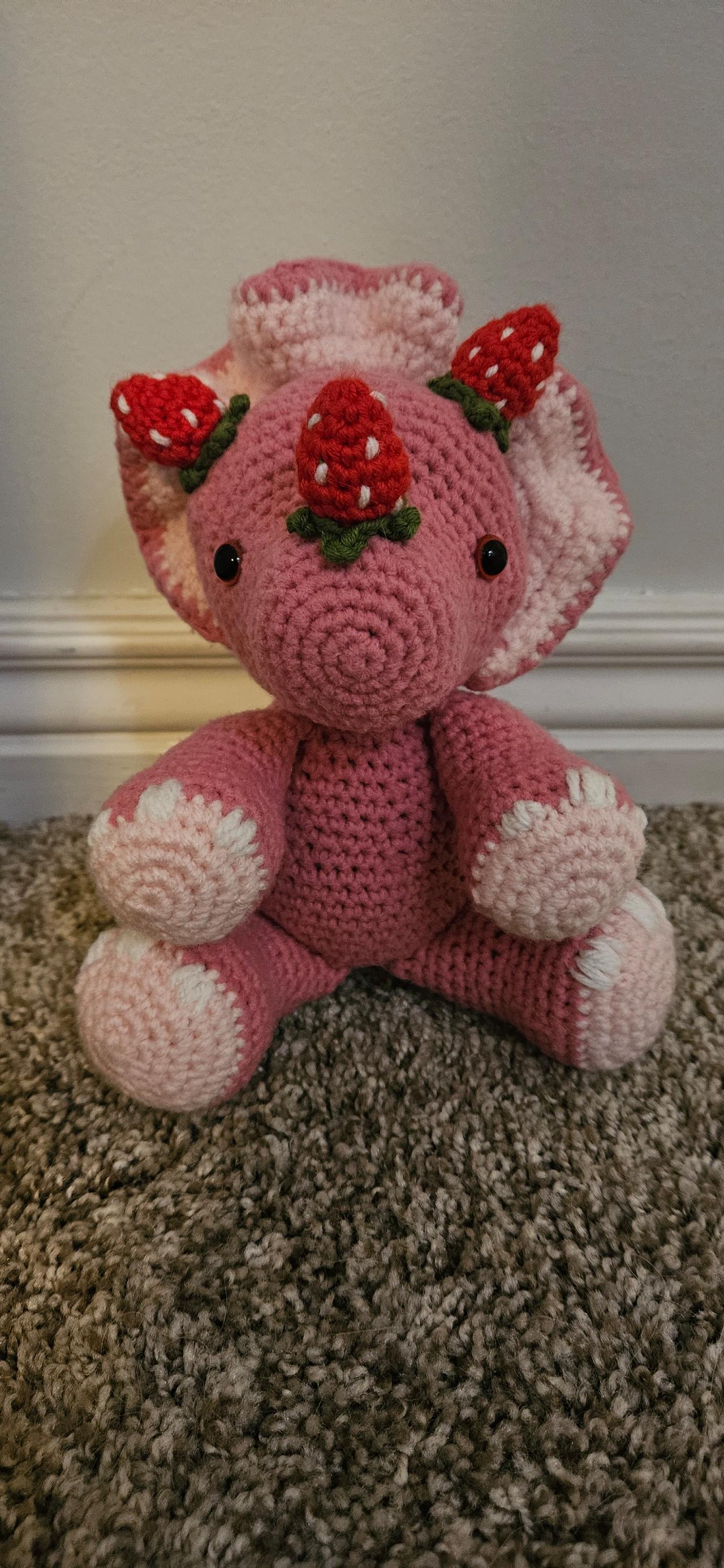 🦕🍓 Scarlett the Strawberry Triceratops 🍓🦕