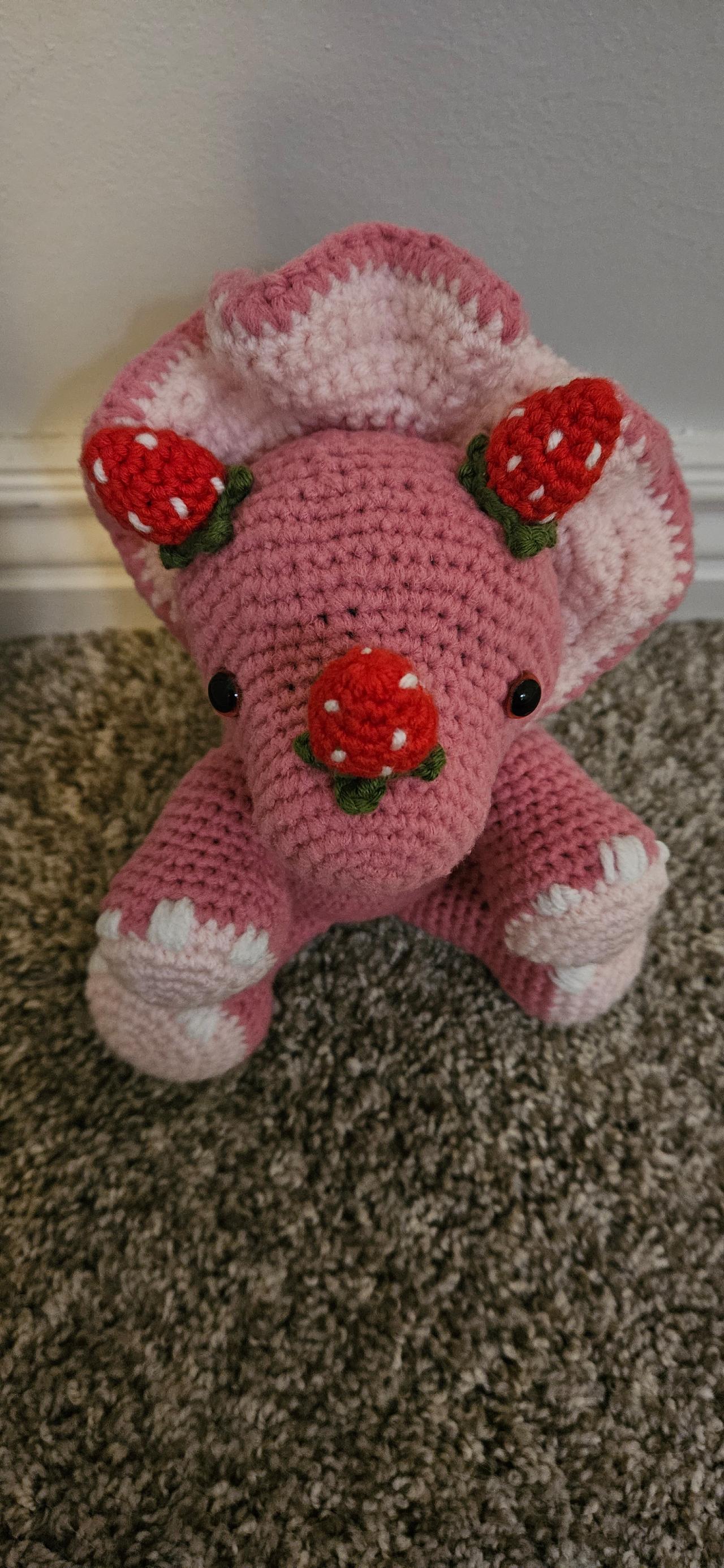 🦕🍓 Scarlett the Strawberry Triceratops 🍓🦕